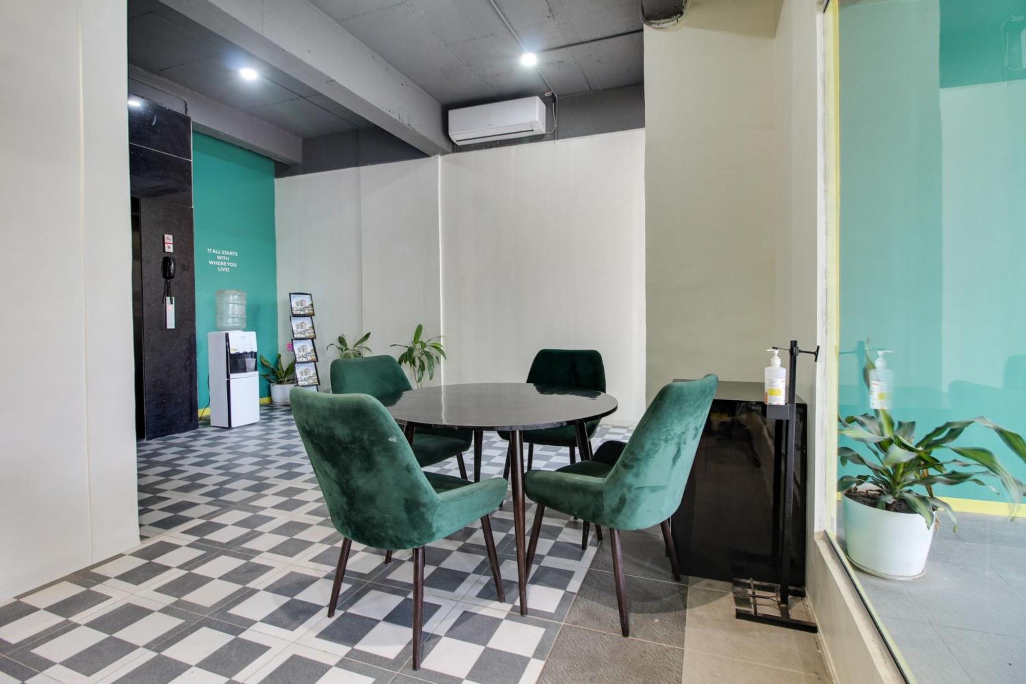 Отель Super Oyo Townhouse 1237 Balewadi Meribel Village Экстерьер фото